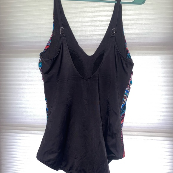 Swimsuit - Picture 2 of 4